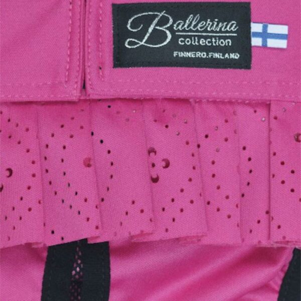 FN410700_FINNERO_Ballerina_Lace_narttusuoja_koiralle_1_jpg